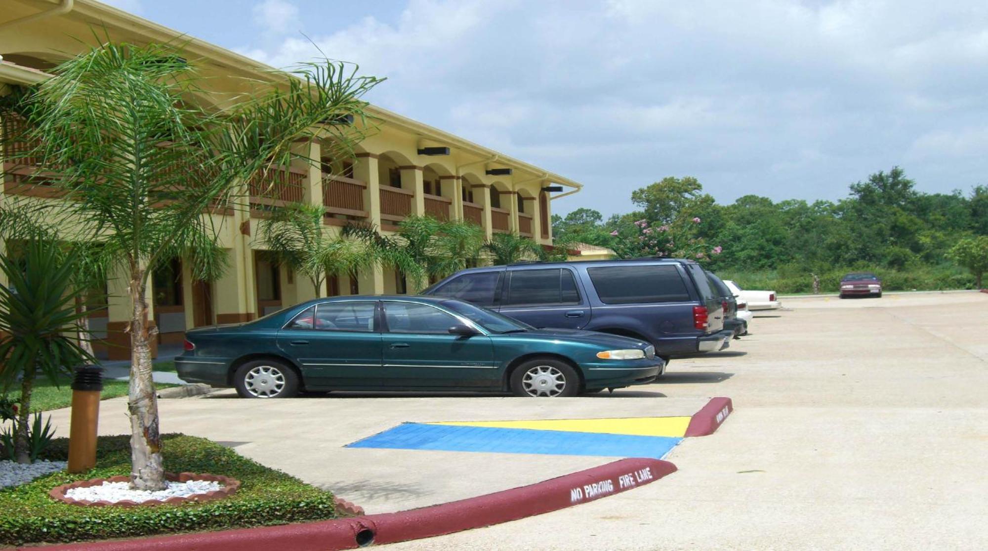 Americas Best Value Inn & Suites-Alvin/Houston Exterior foto