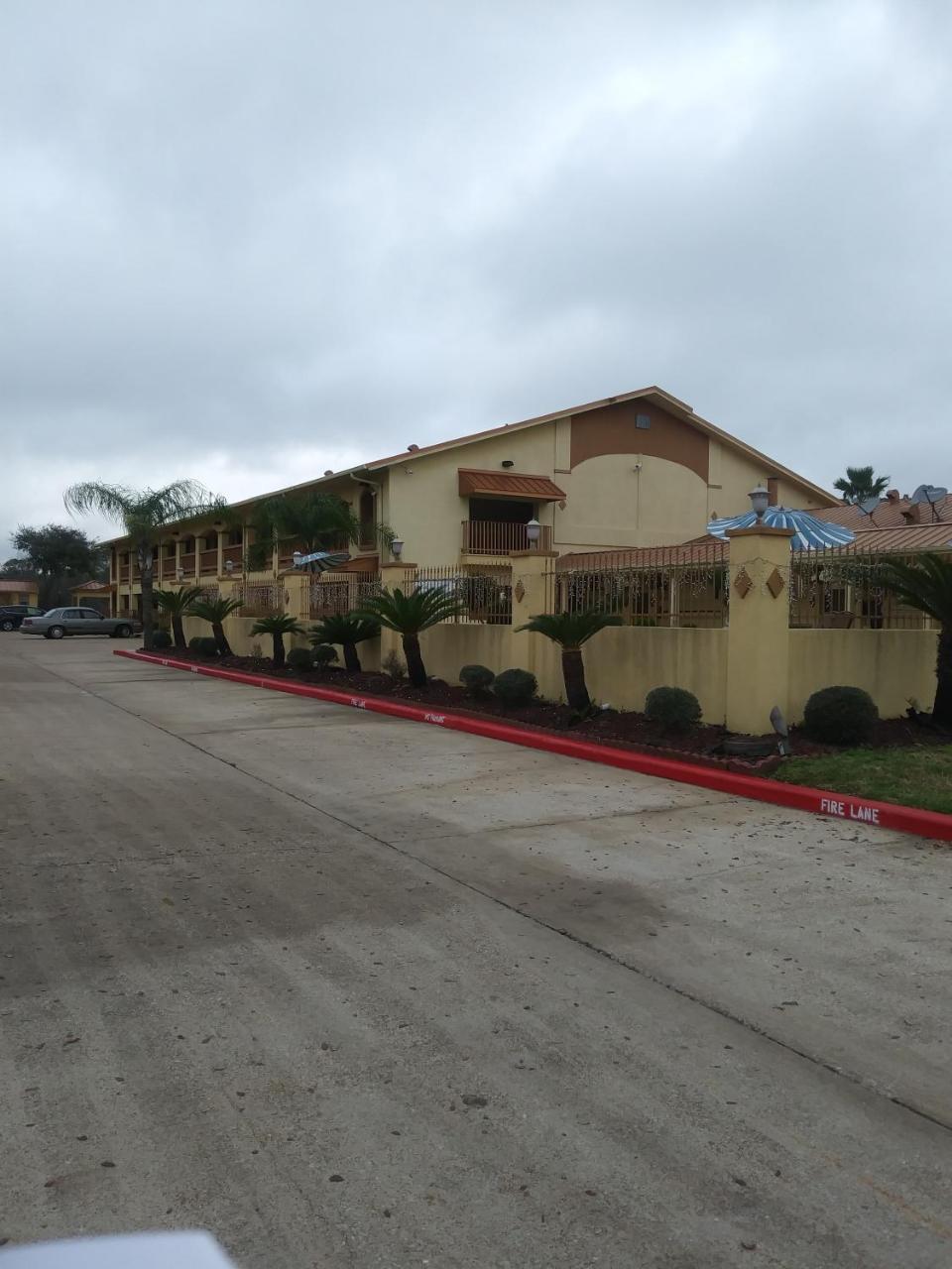 Americas Best Value Inn & Suites-Alvin/Houston Exterior foto