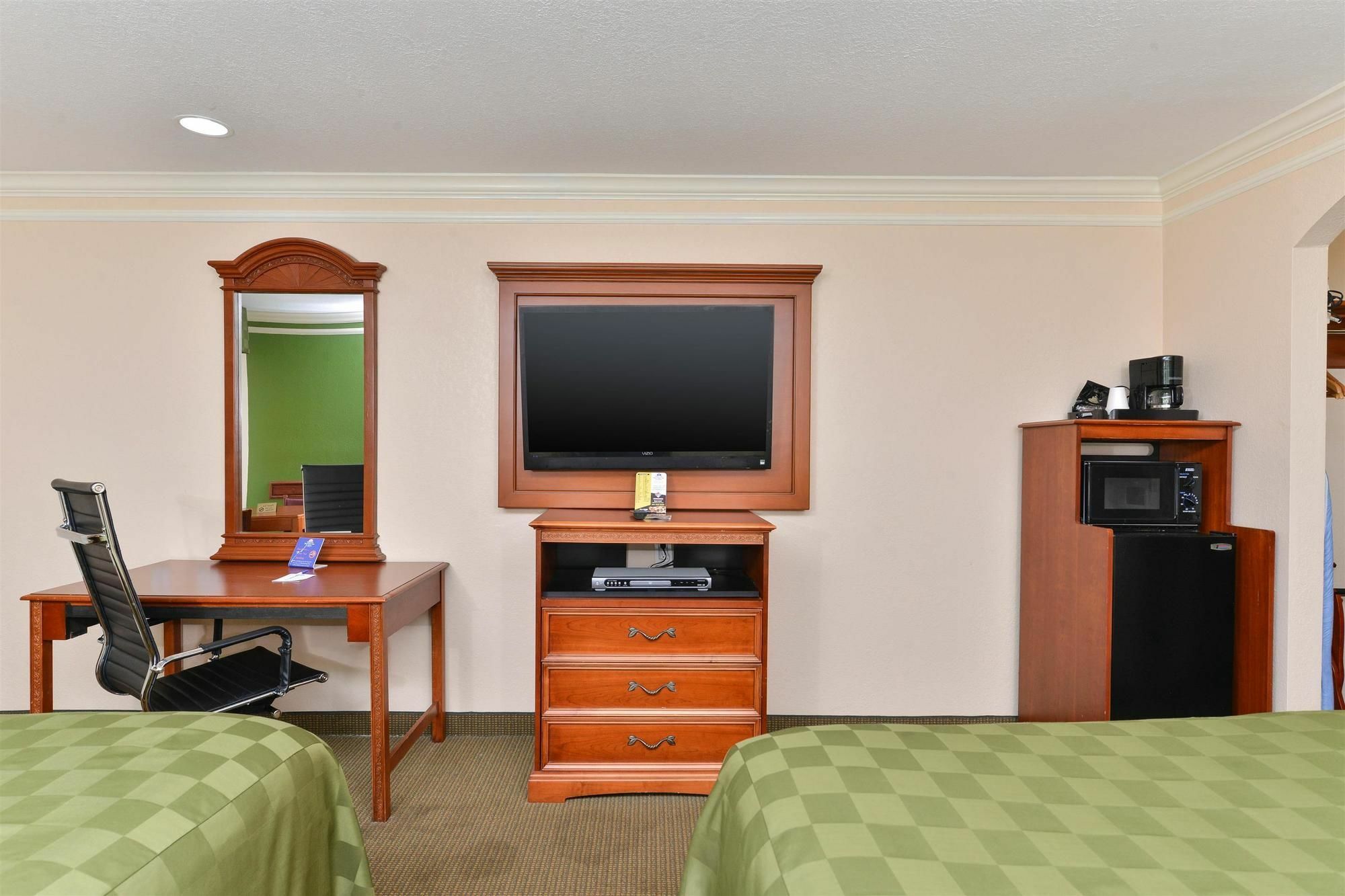 Americas Best Value Inn & Suites-Alvin/Houston Exterior foto